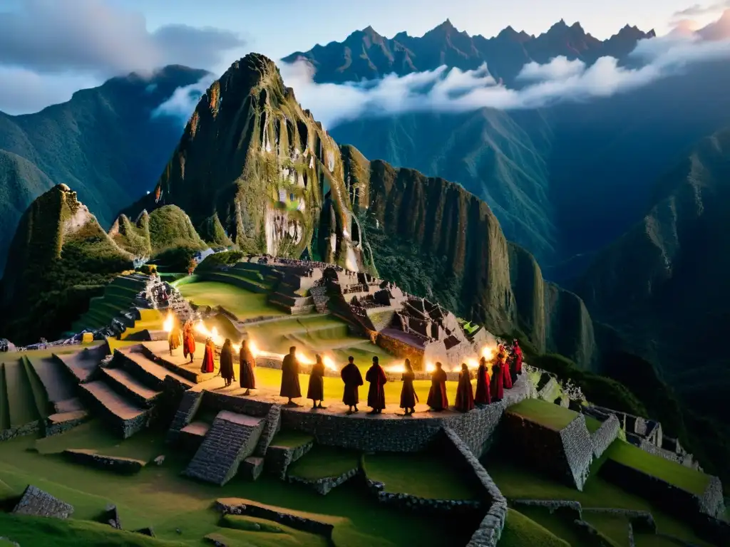 Un círculo de figuras encapuchadas en Machu Picchu al anochecer, iluminadas por antorchas en una misteriosa ceremonia