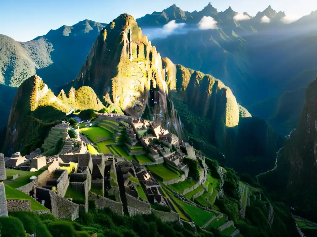 La enigmática influencia de sociedades secretas en Machu Picchu, capturada en su impresionante paisaje al amanecer