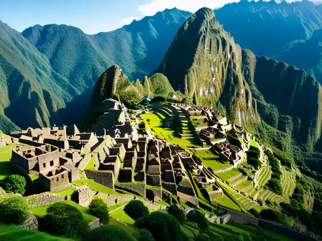 Vista panorámica de Machu Picchu, resaltando la arquitectura misteriosa de las antiguas sociedades secretas en la historia